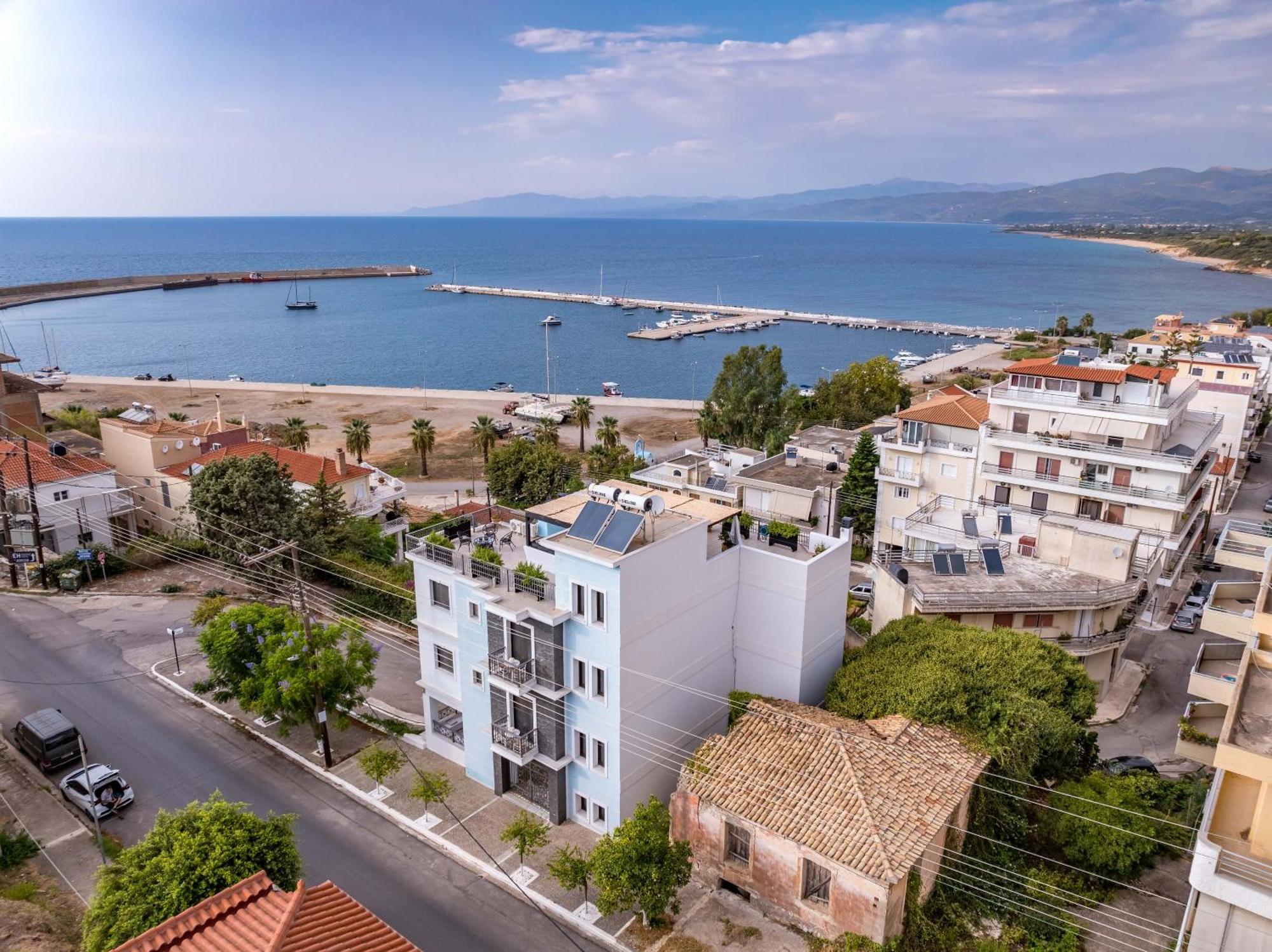 Magical Seaside Town Boutique Apts 2 Kyparissía Eksteriør bilde