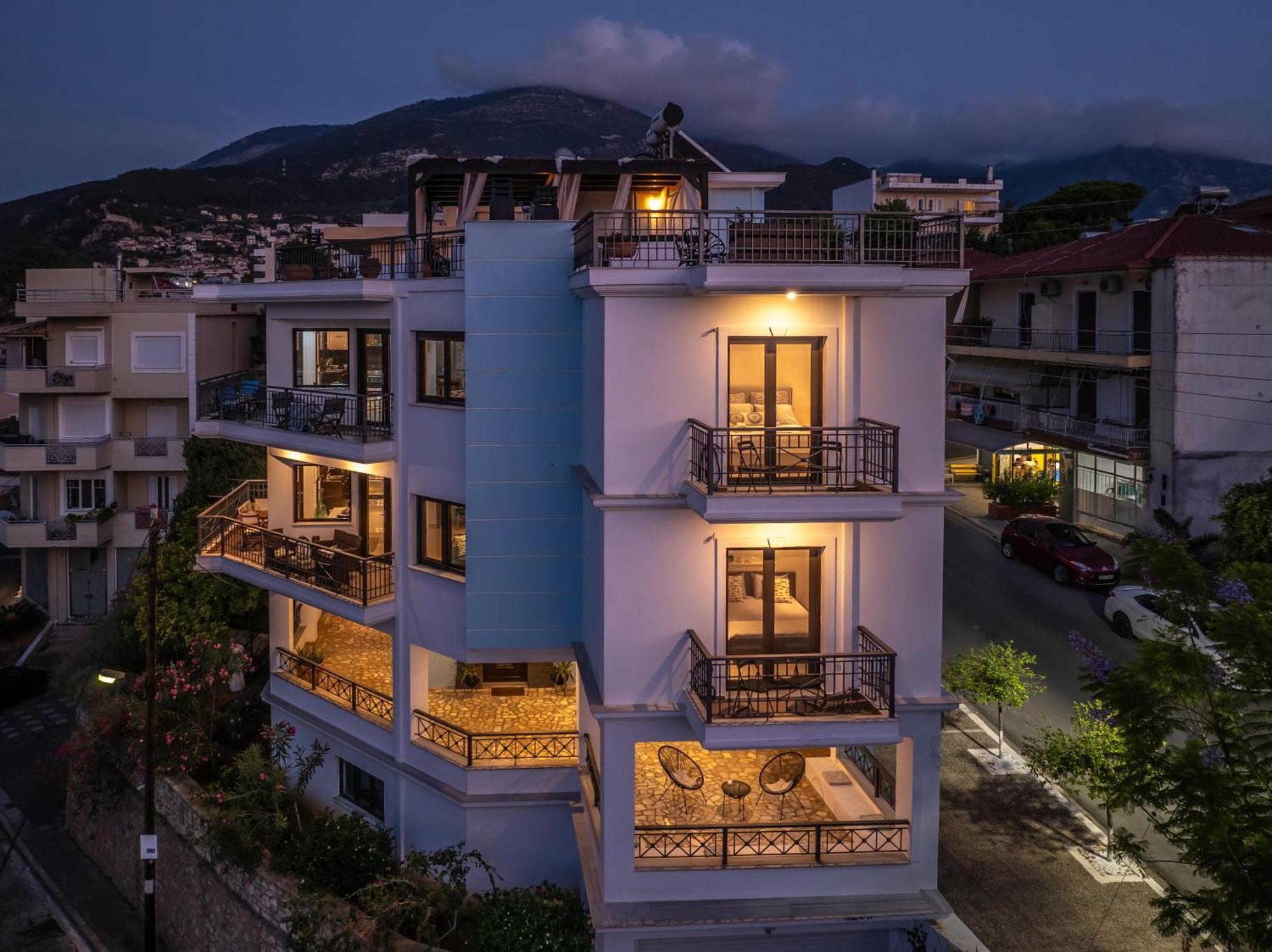 Magical Seaside Town Boutique Apts 2 Kyparissía Eksteriør bilde