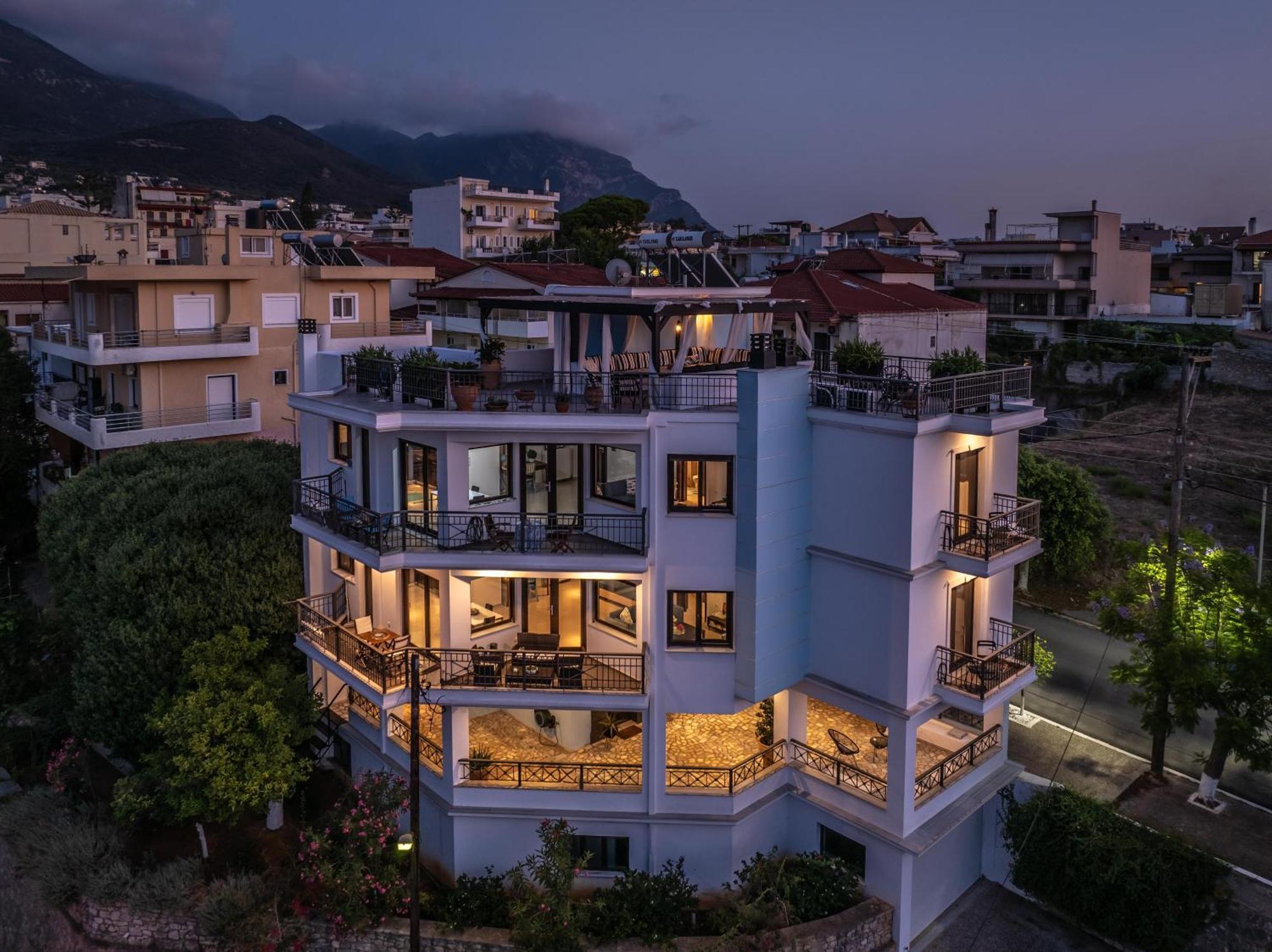 Magical Seaside Town Boutique Apts 2 Kyparissía Eksteriør bilde